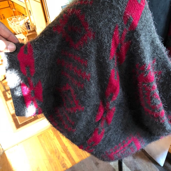 🔴 Fabulous Scarf/Shrug - Picture 5 of 6